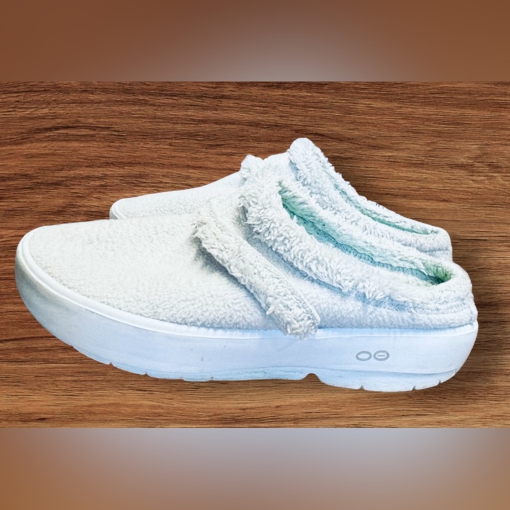 WOMEN'S OOCOOZIE MULE SHOE SZ 9 Light Gray